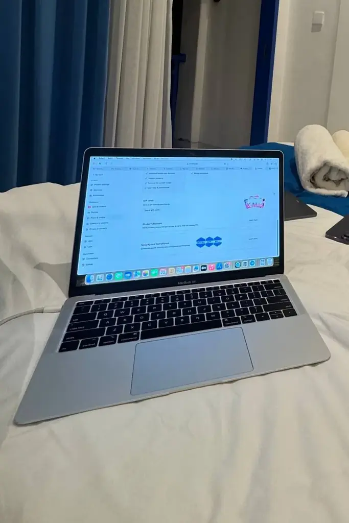 Продам MacBook Air 2018 года,
