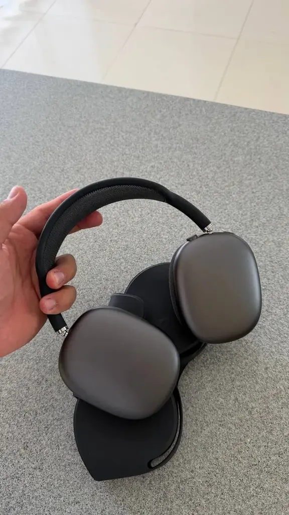 Продам наушники air pods max 1