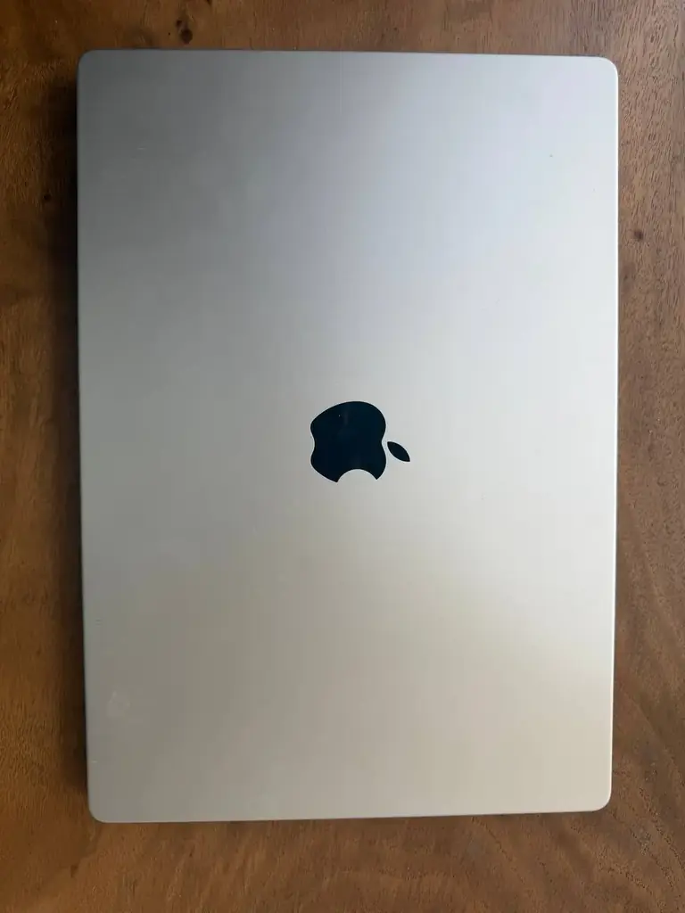 Продам MacBook Pro 16″ 2023 — M2 Pro / 16 GB / 1 TB, Silver, русская клавиатура