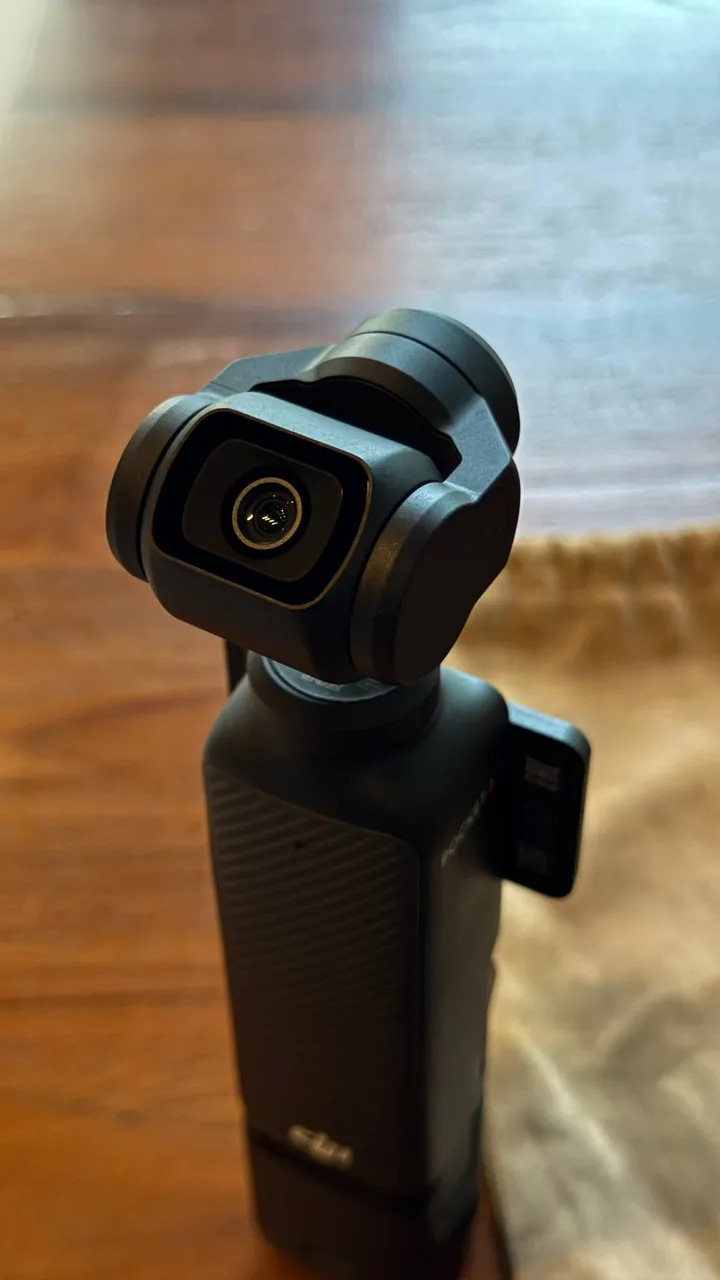 Продаю DJI Osmo Pocket 3 в идеальном состоянии.