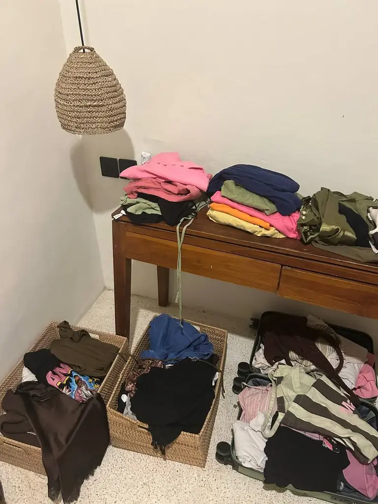 Отдам/продам за копейки вещи. Все новые, приехала недавно и закупилась тут в Uniqlo/zara/h&m.