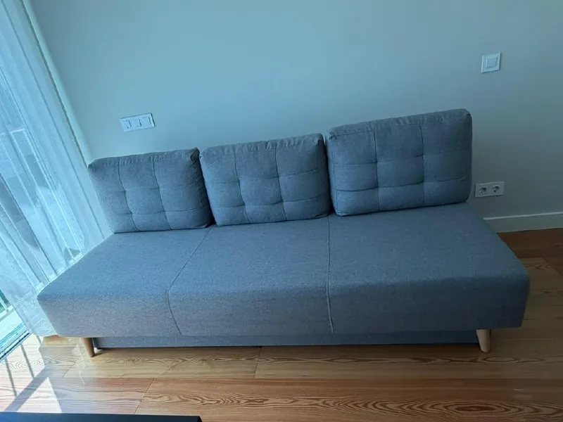 Продаю диван-кровать Sofa bed Columbus 140. Покупал тут года 2 назад https://www.moveis.pt/mobiliar…