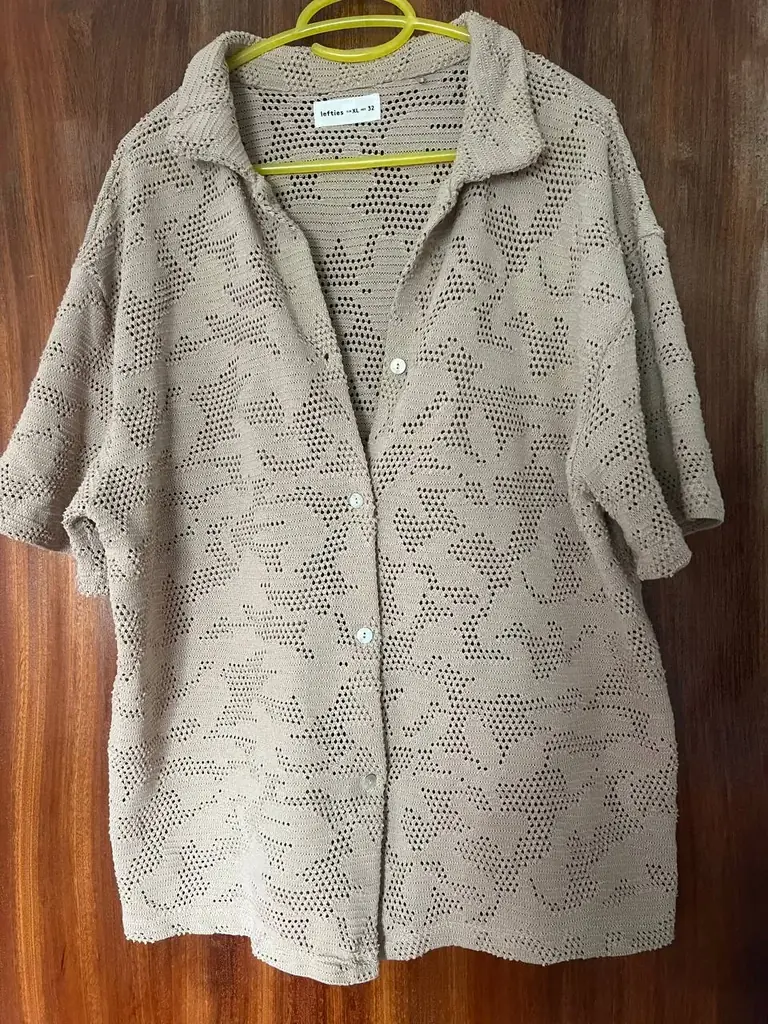 Абсолютно новая стильная рубашка, размер L-XL. Очень красиво смотрится отдельно и сверху футболки, …