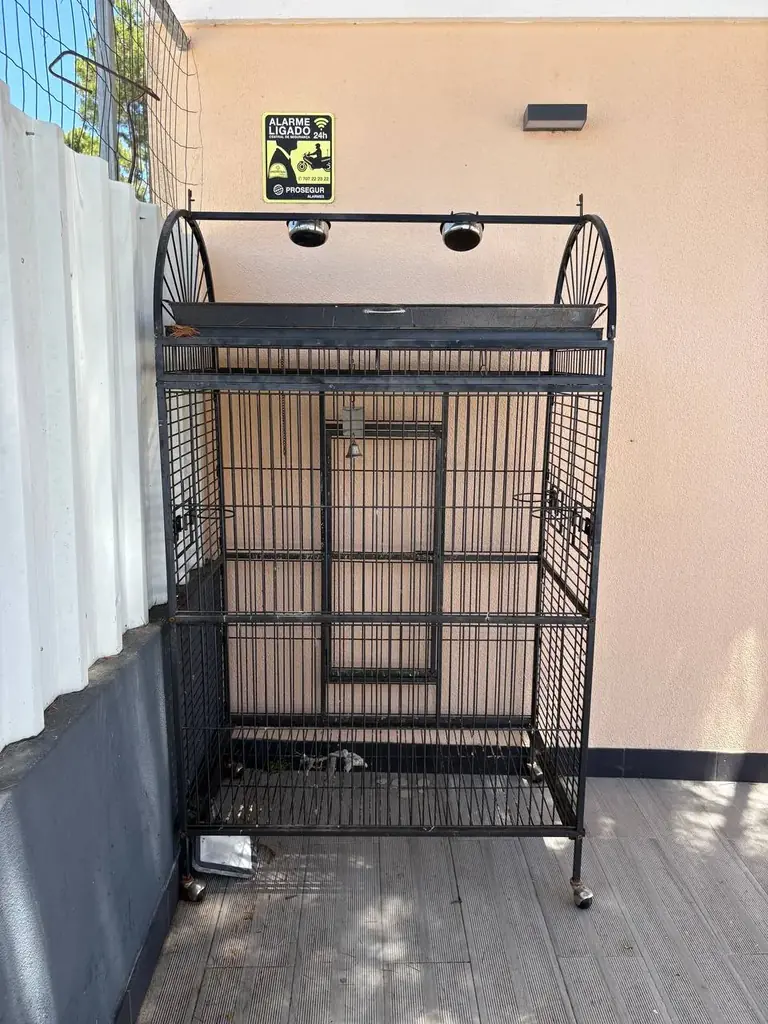 Клетка для большого попугая 30€