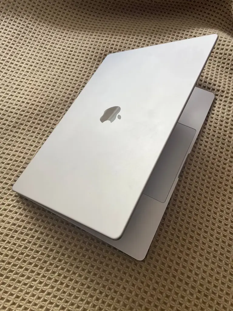 MacBook Pro 16 inch M1