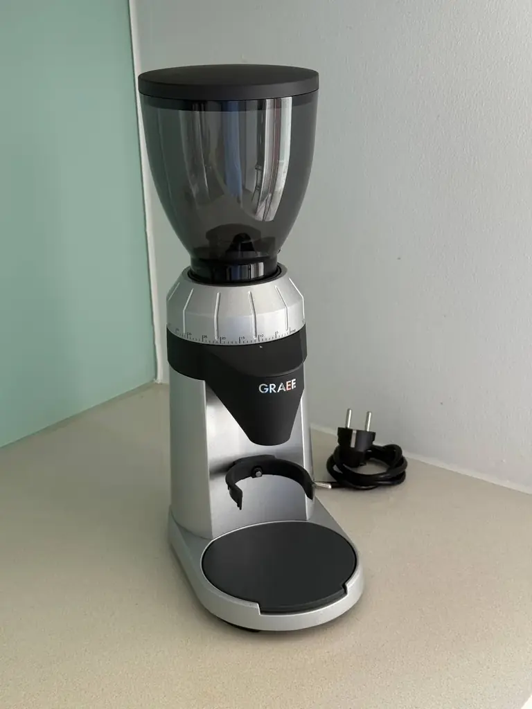 Продаем полупрофессиональную кофемолку GRAEF CM 800 ☕️