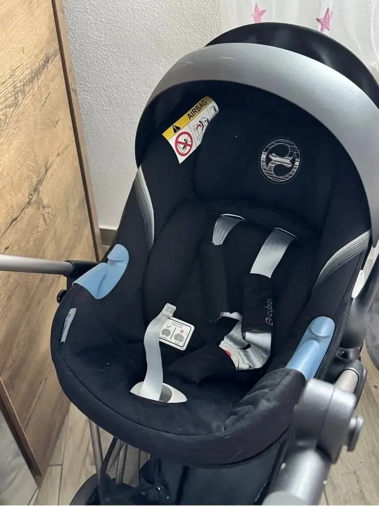 СРОЧНО Продам коляску Cybex Melio в отличном состоянии.