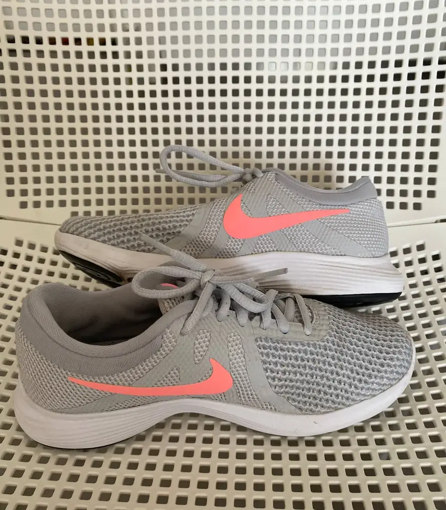 кроссовки nike, 36 размер, в хорошем состоянии 5€, Оэйраш