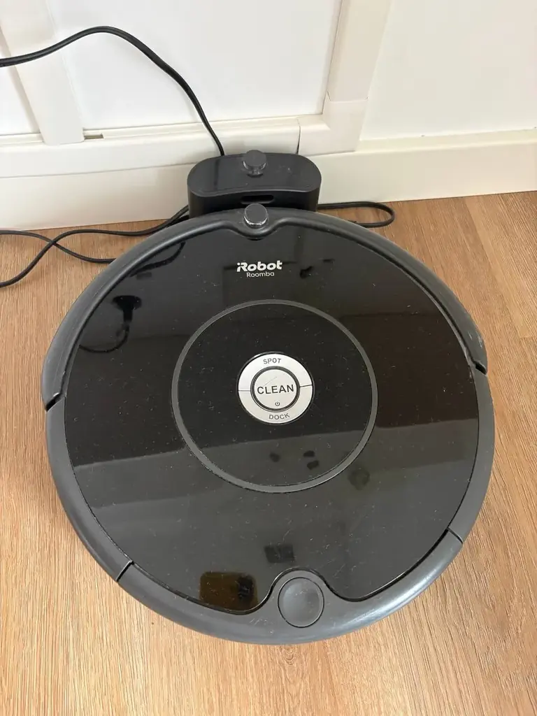 Продам робот-пылесос iRoomba 606