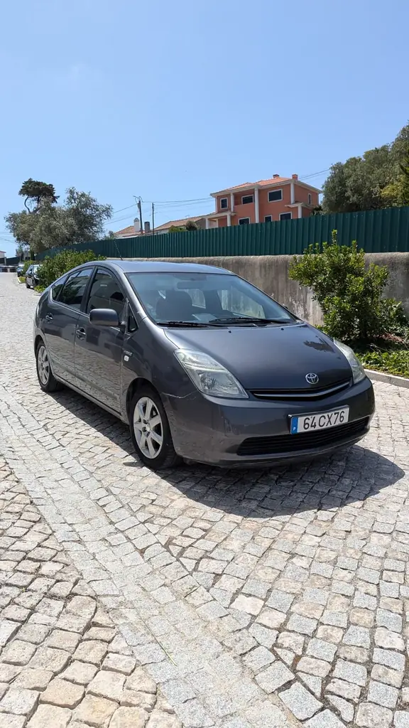 Сдам автомобиль на автомате в аренду, на срок от месяца. Toyota Prius гибрид, 2007г, 450€ в месяц. …