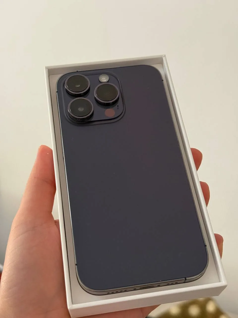 Продаю iPhone 14 Pro 256 ГБ, с коробкой. Не работает модуль связи: физическая SIM и eSIM не функцио…