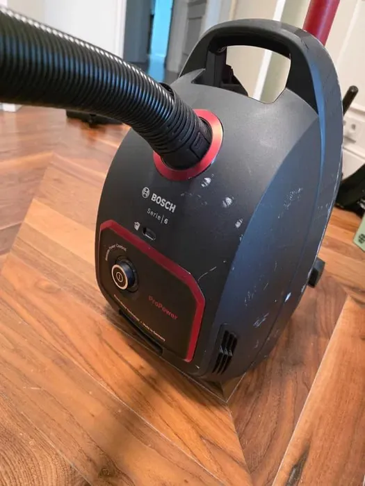 Продам пылесос Bosch BGL6POW2 + 10 запасных мешков