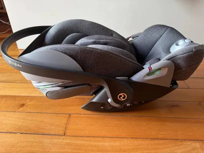 Продаю наш комплект люлька cybex mios ( плюс дождевик) и так же автолюлька cybex T -cloud с вкладыш…