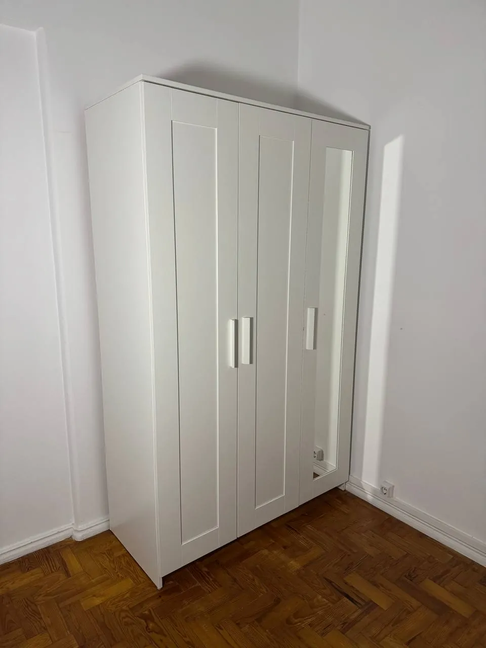 Продам шкаф из IKEA, цена - 70 евро. Покупали 2 года назад.
