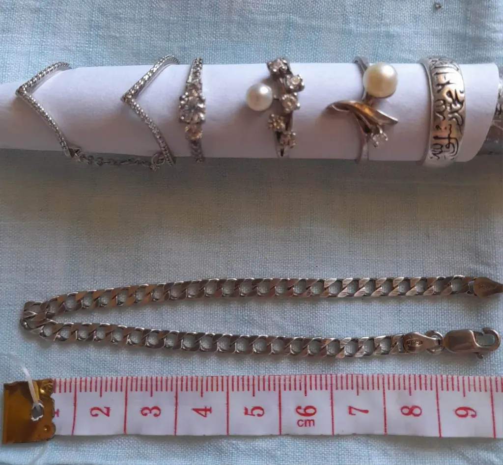 Продам серебряные кольца и браслет. От 20€/шт. Синтра. Пишите в личку.