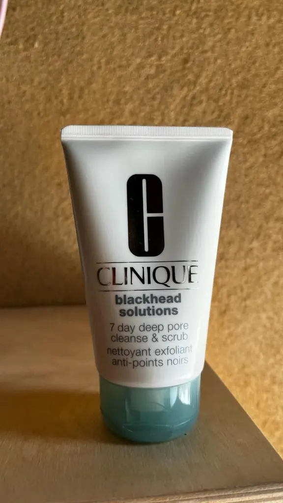 Скраб Clinique Blackhead Solutions 7 Day Deep Pore Cleanse & Scrub, 125 мл