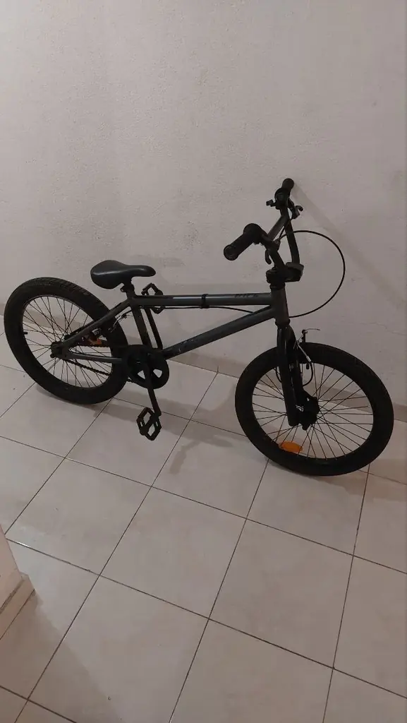 Велосипед BMX, новый, радиус колес 20", Oeiras/Carcavelos, €90, торг.