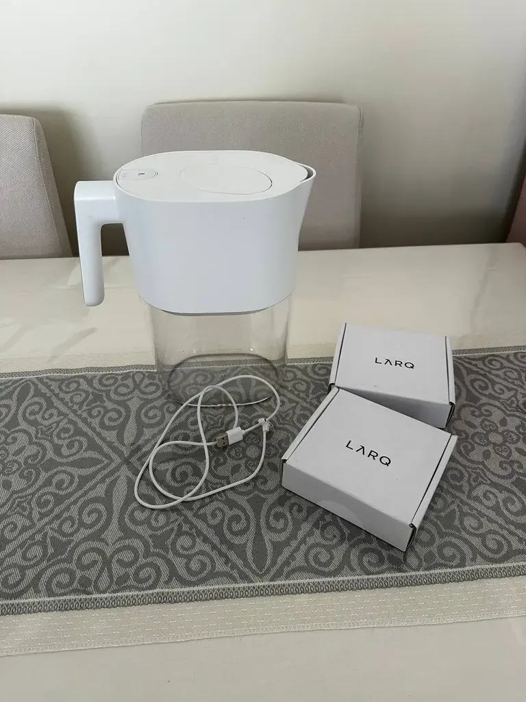 LARQ pitcher с ультрафиолетом.