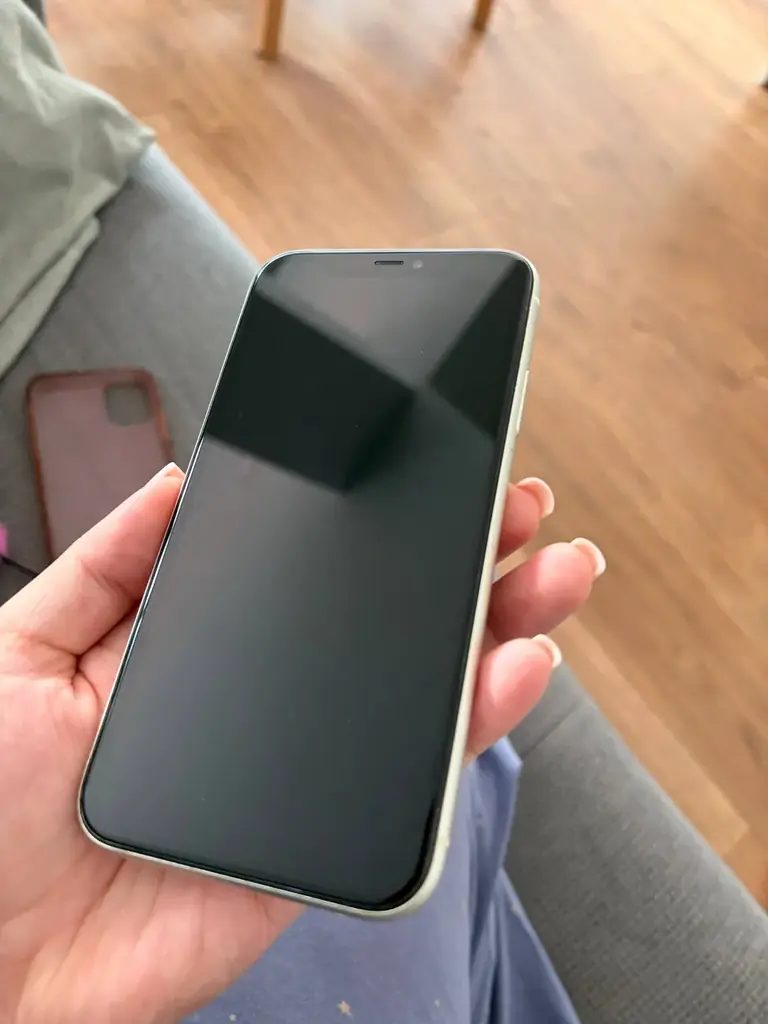 Продам IPhone 11, внешнее состояние отличное, без царапин, всегда в чехле, никогда не вскрывался. А…