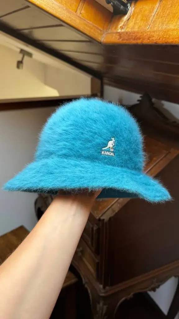Продам пушистую панаму бренда Kangol