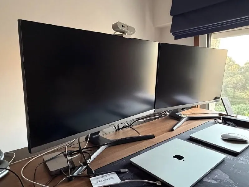 Продаю 2 одинаковых монитора Samsung U28R550 28" 4K.