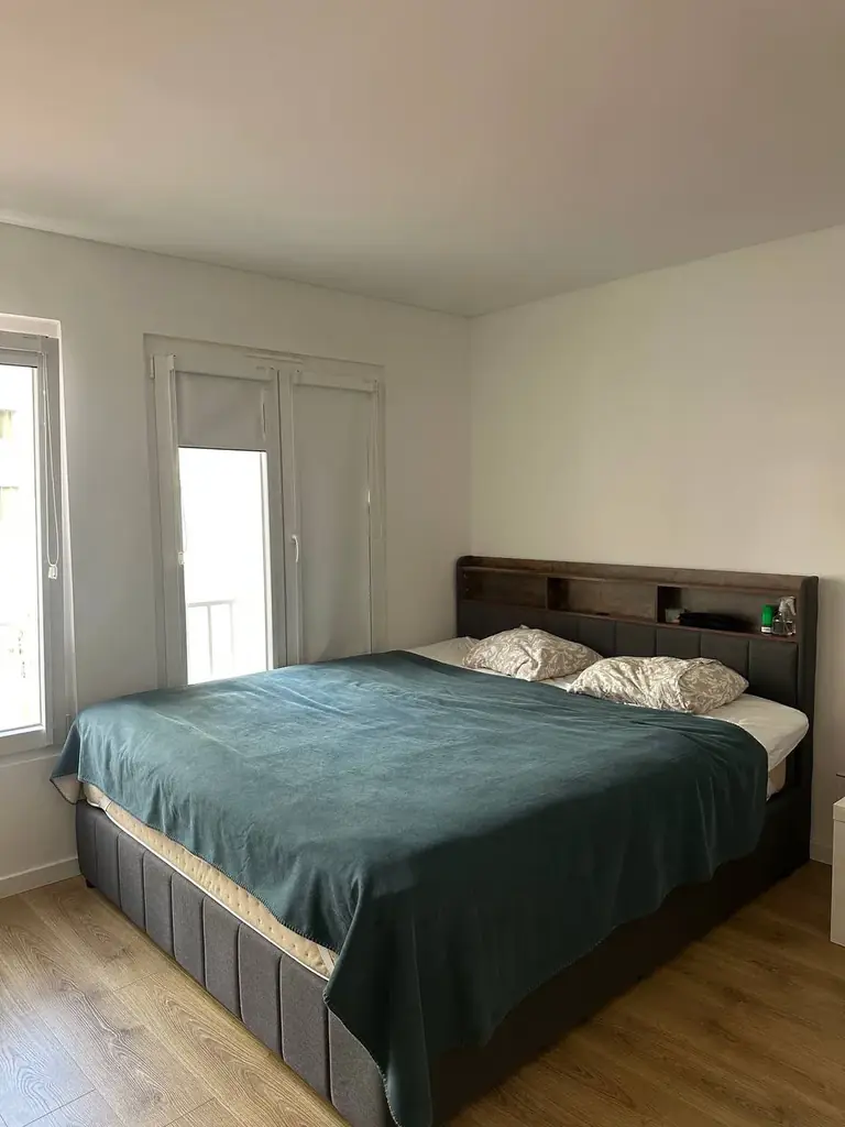 🛏 Продаём двуспальную кровать 180 × 200 см + матрас
