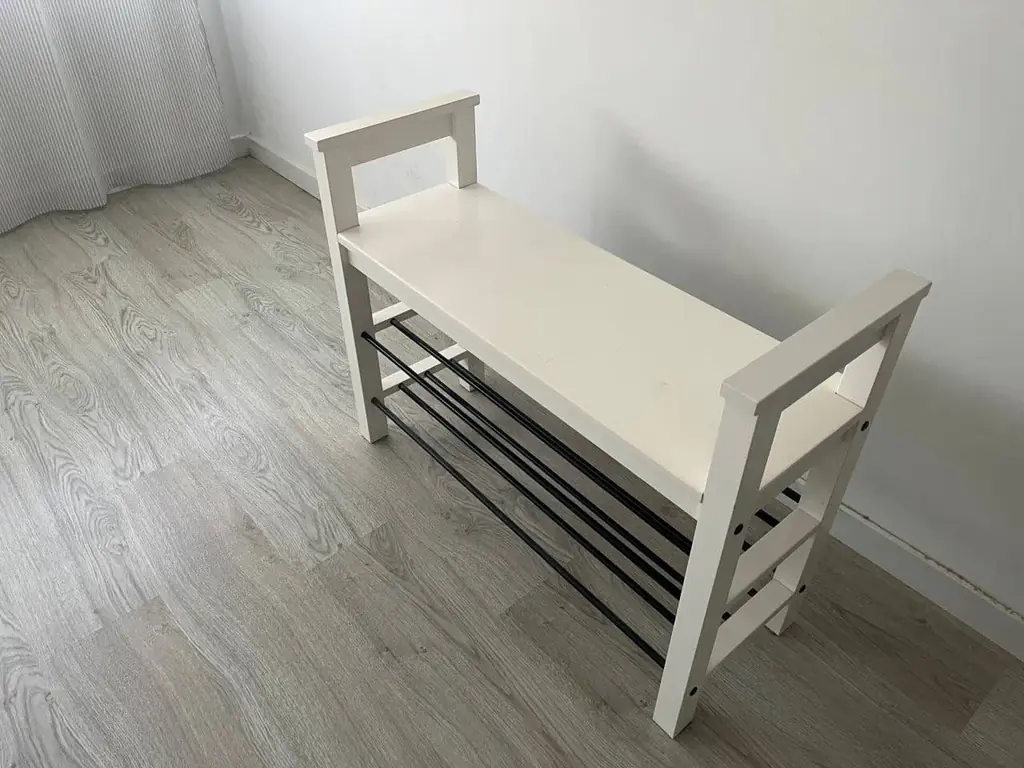 IKEA - Скамейка HEMNES с металлическими полками для обуви 85X32X65 см.  Б/у, состояние отличное. 30…
