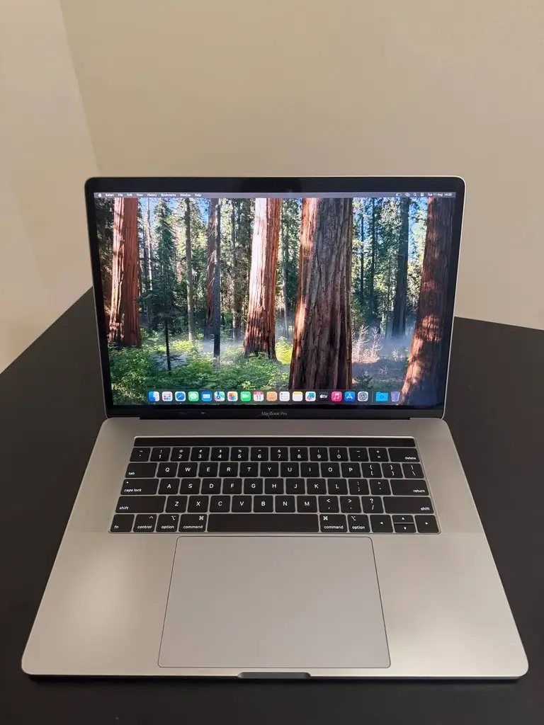 Продам MacBook Pro 15” (2018) A1990