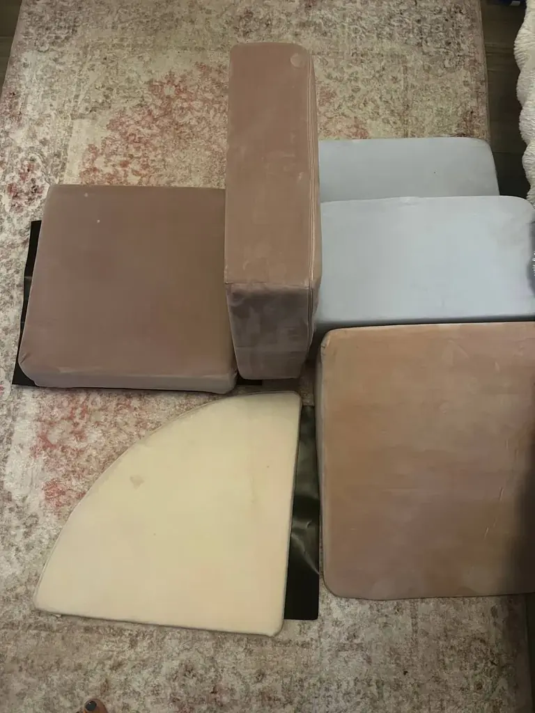 Комплекс для ползания из мягких блоков. 80€. Соединяються очень крепкими липучками.На Амазоне цена …