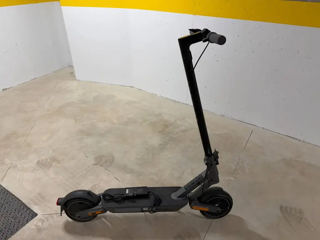 Продаю самокат Xiaomi Electric Scooter 4 Ultra