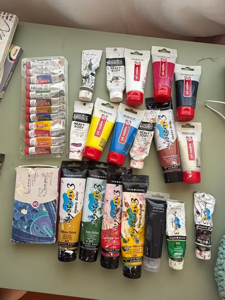 Набор акриловых красок + настольный мольберт Winsor & Newton  — €20