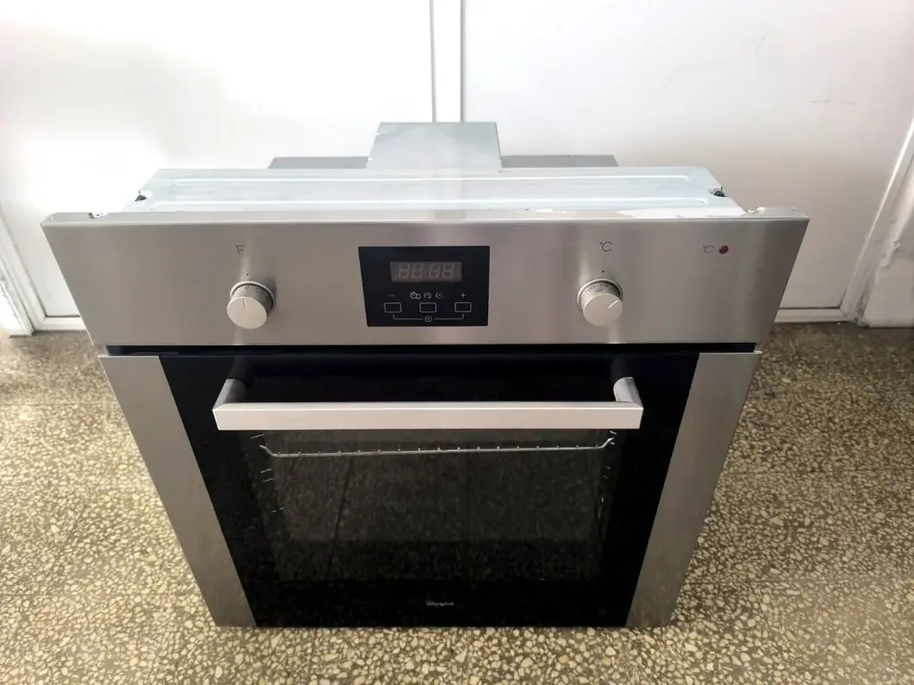 Продам духовку Whirlpool AKP662 в хорошем состоянии. Иcпользовалась не часто, из недостатков - не г…