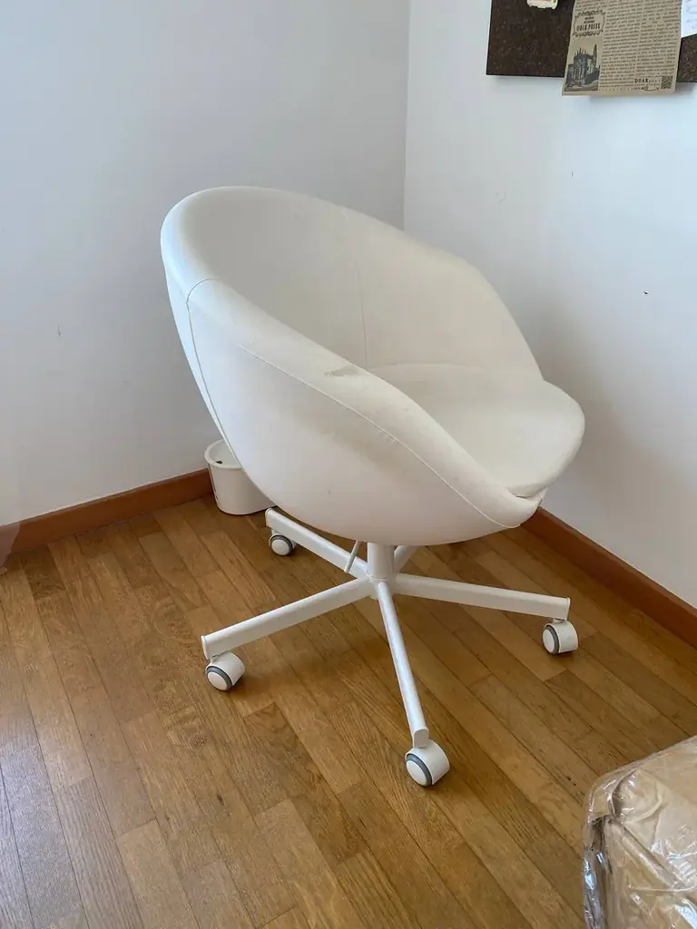 Кресло IKEA skruvsta. -35€ (новое 149€)
