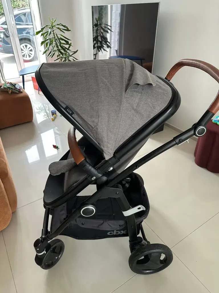 Продаю комплект коляски CBX Lux + люлька + автокресло Cybex Cloud G