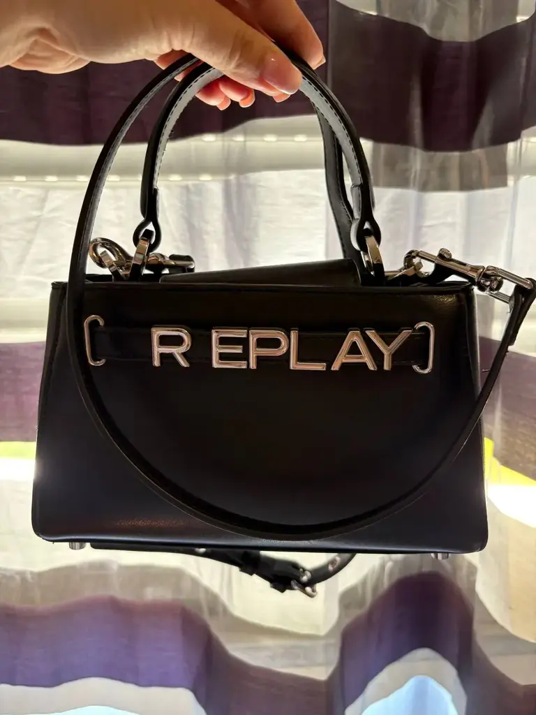 #Продам сумочку Replay