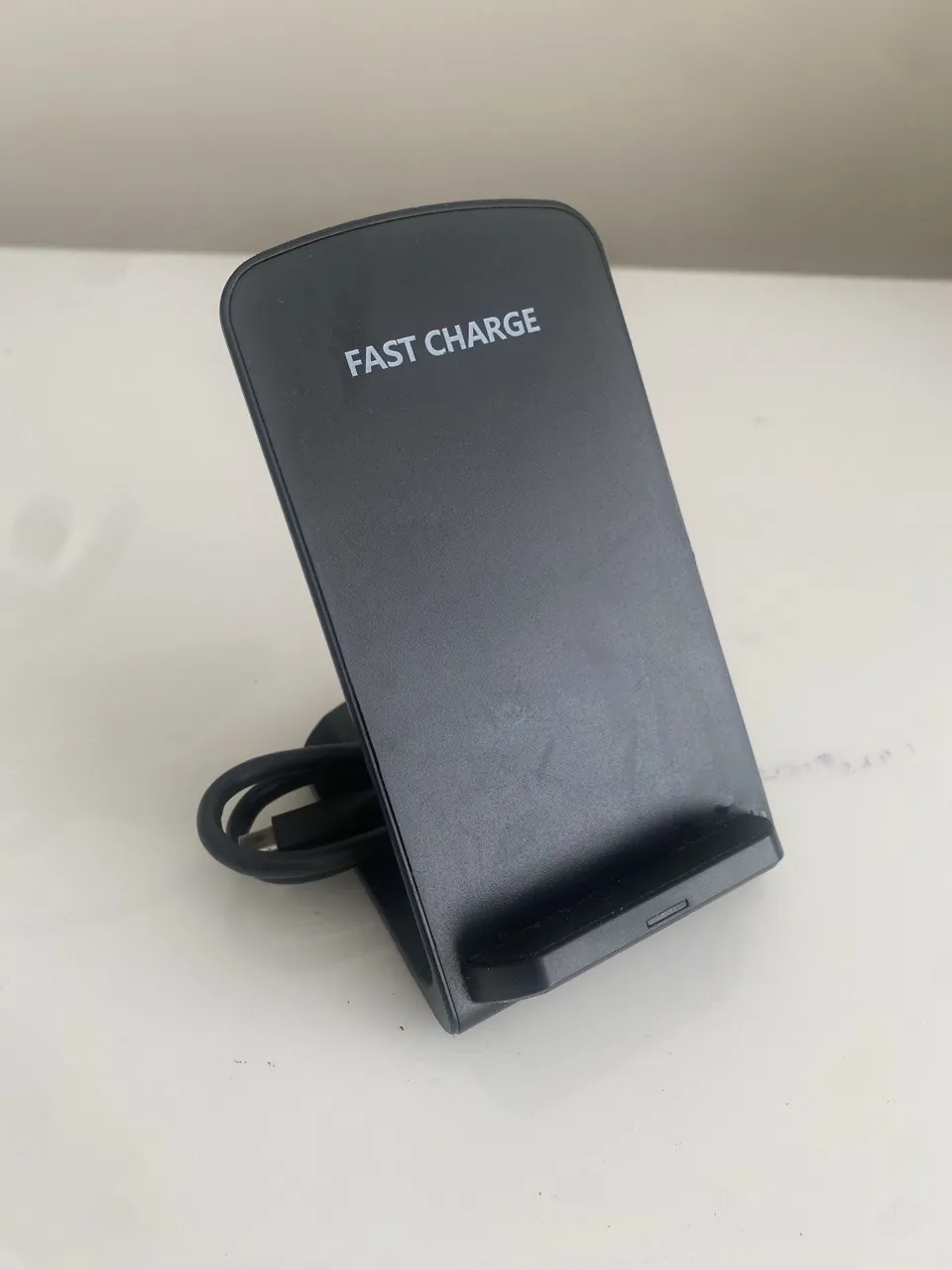 Беспроводное зарядное устройство Fast Wireless Charging Stand (Q740)