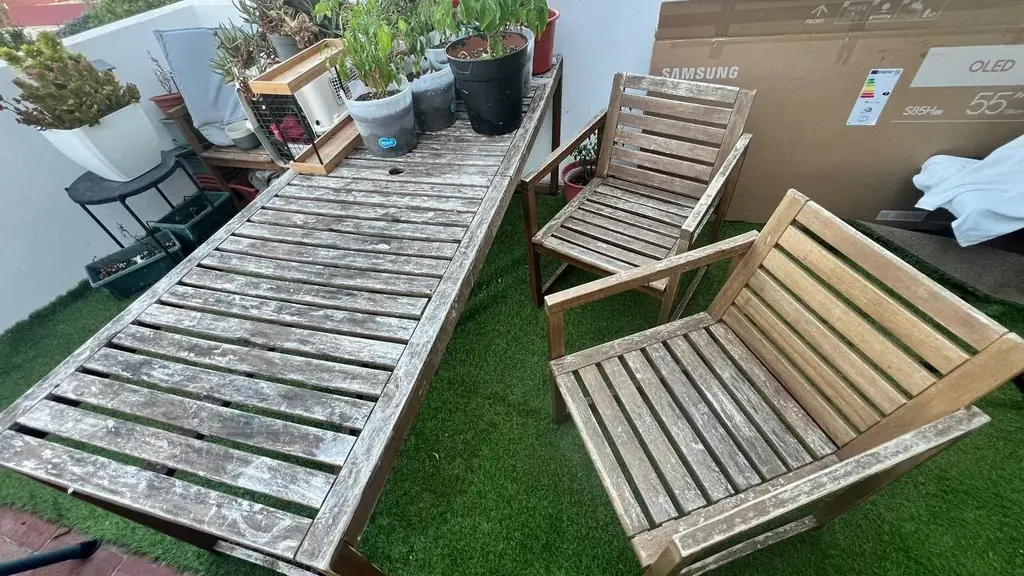 Садовый комплект: стол + 4 больших стула — 80 €