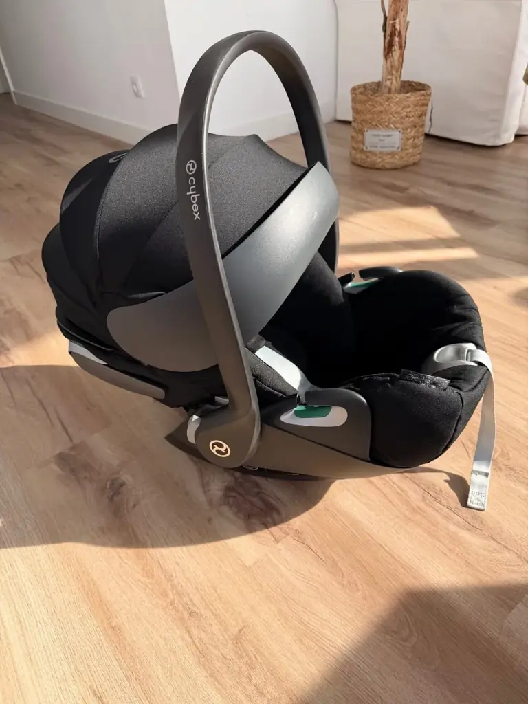 Продам кресло Cybex + база + адаптери 250 євро