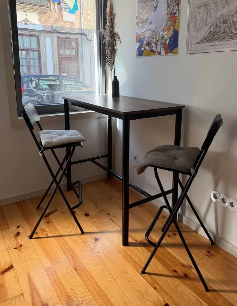 Стол 120x60cm, выс 104см с закруглены и углами 90€