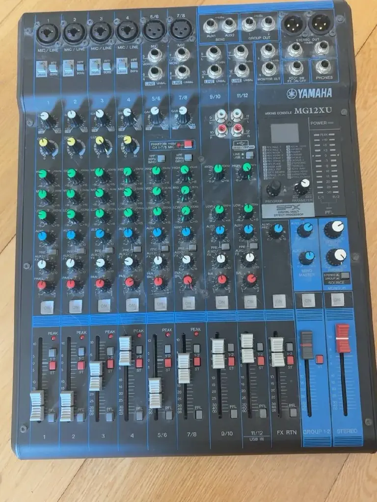 Yamaha MG12XU — 300 €