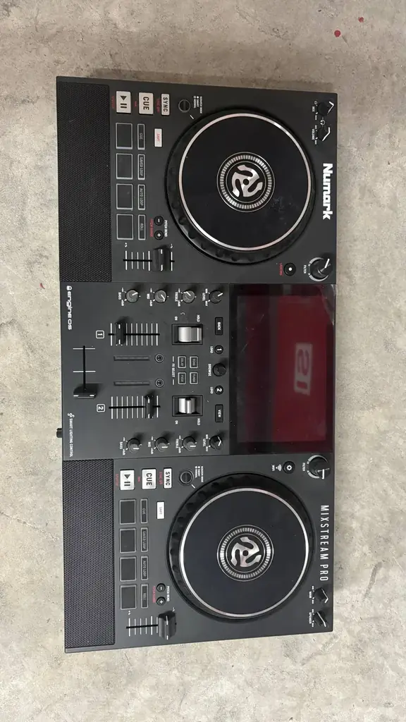 Numark Mixstream Pro — 400 €