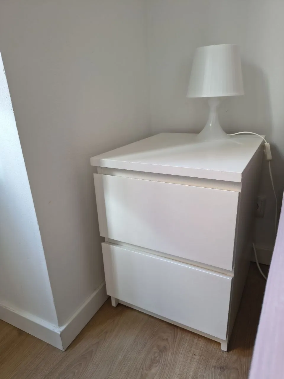 продам икеевскую тумбу MALM 40х50, 35 евро