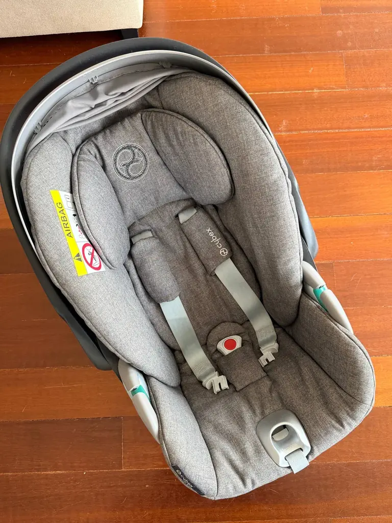 Cybex Cloud Z2 i-size автокресло для новорожденных. В хорошем состоянии. На пластике есть местами п…