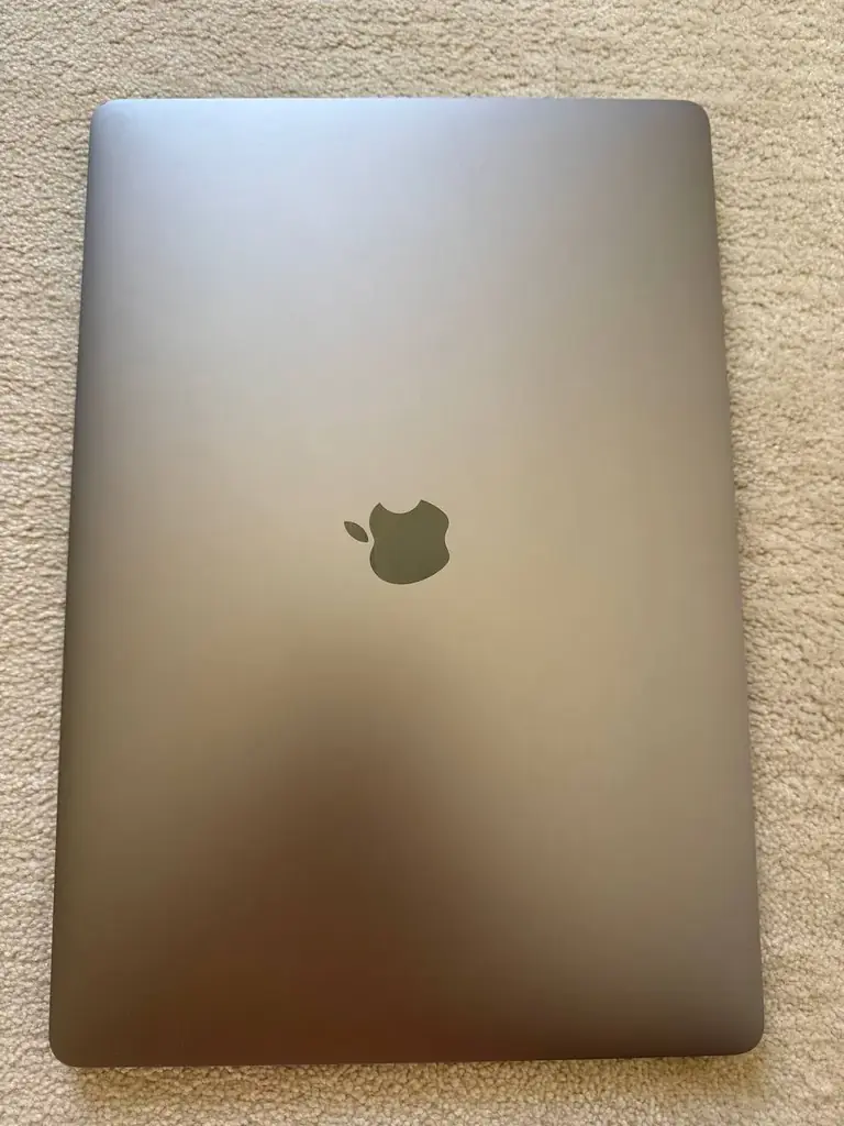 Продаю MacBook Pro 16 дюймов 2019г
