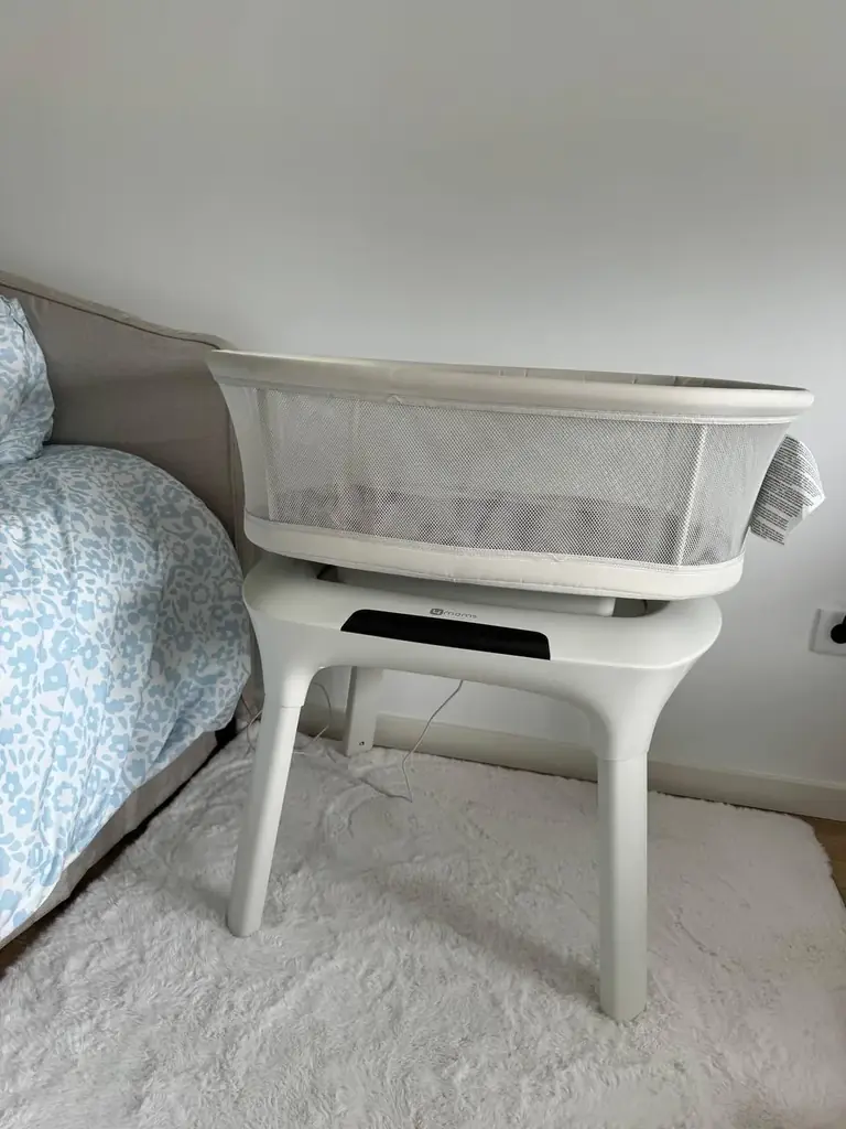 Здравствуйте! Продаю электронную качель-кроватку mamaRoo 4.