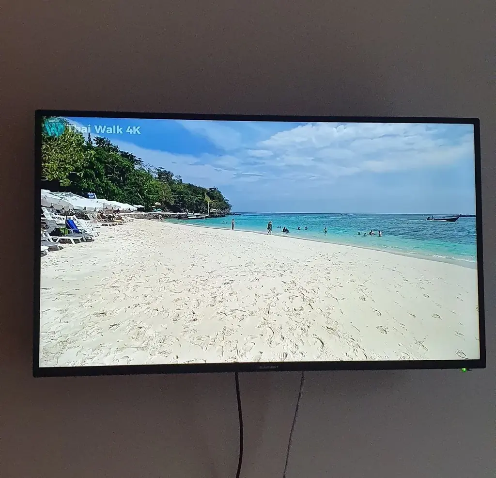 Продаю телевизор BLAUPUNKT BA40F4132LEB (LED - Full HD - 40'' - Smart TV) с большой диагональю, сос…