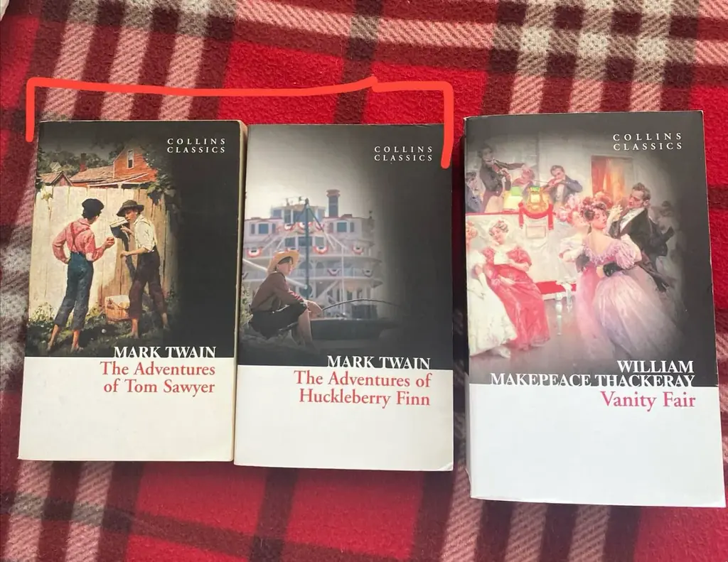 «Приключения Тома Сойера и Гекльберри Финна» на Английском - 9€ две книги вместе