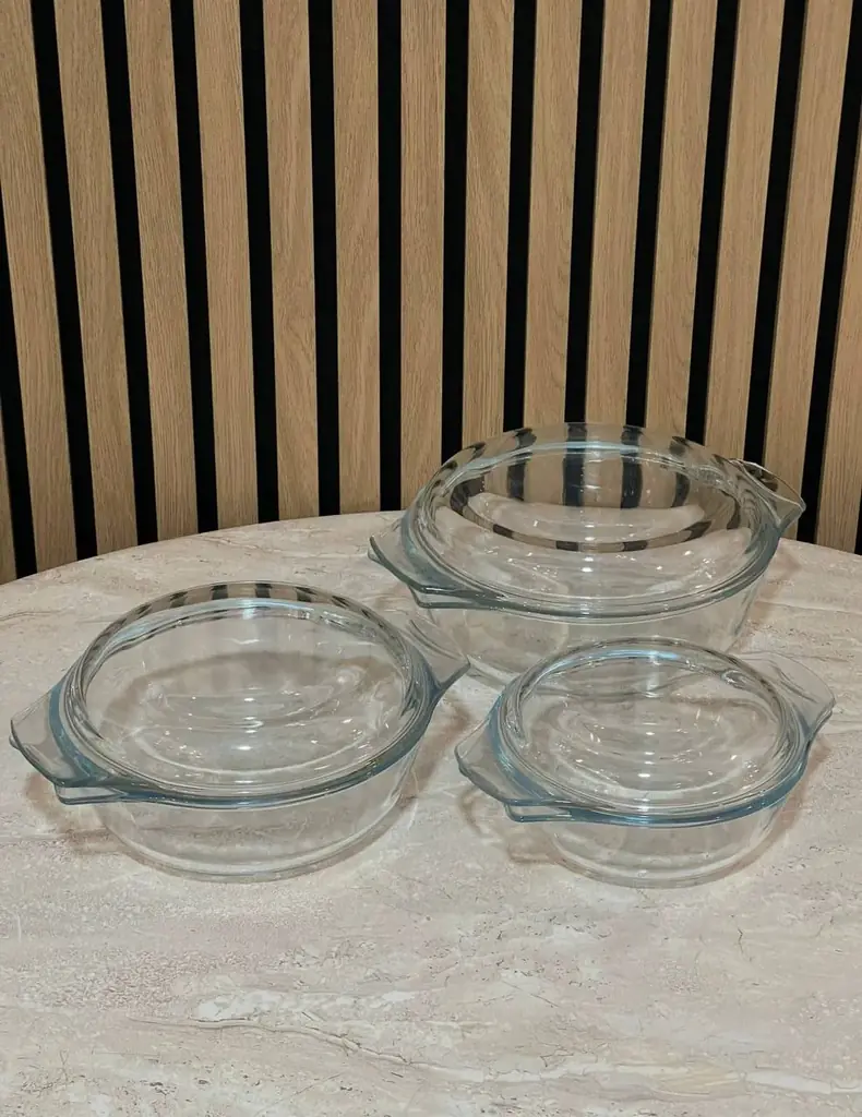 Набор стеклянных кастрюль Pyrex с крышками — 20€