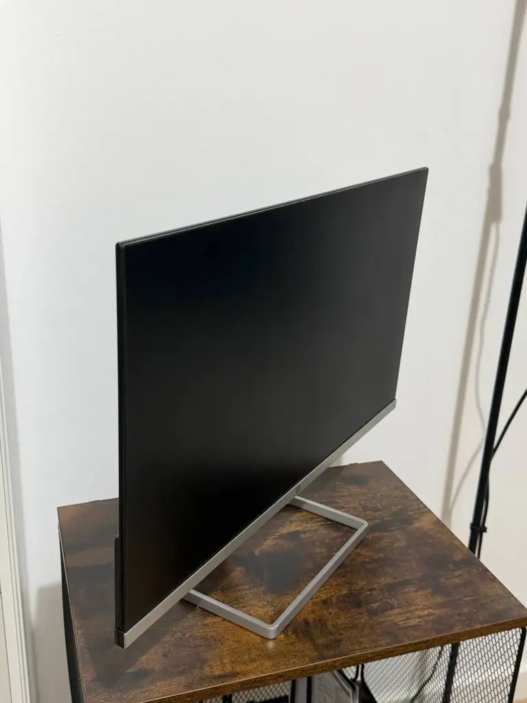 Продаю монитор HP M22f 22", чёрный.