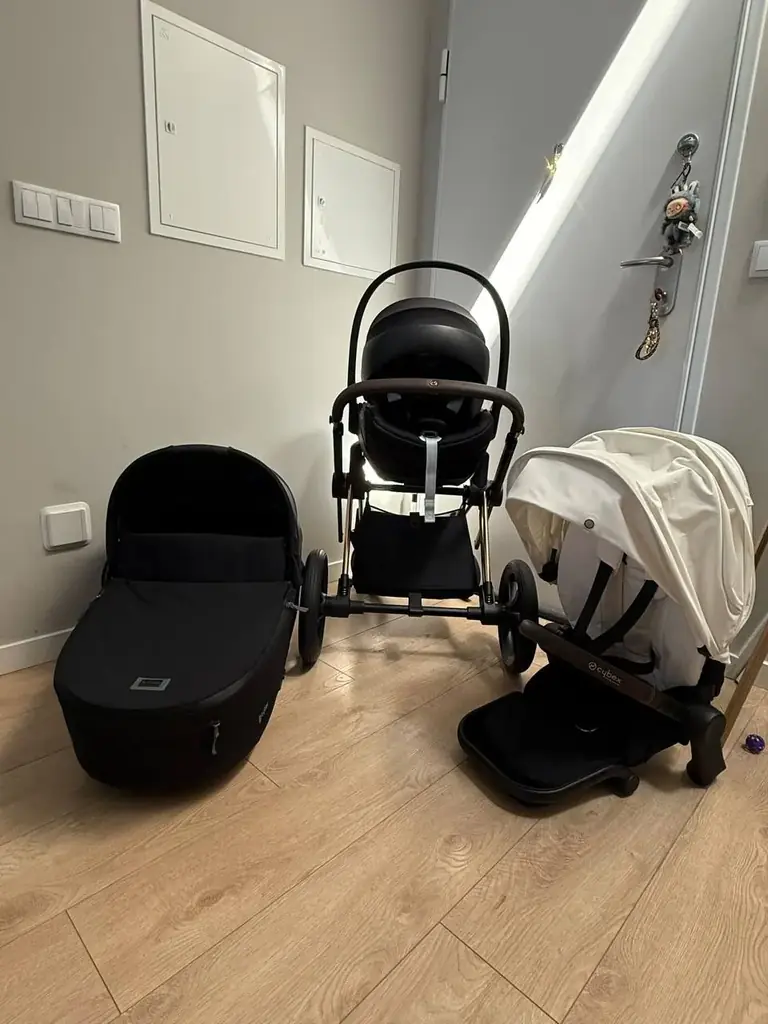Продаємо нашу коляску Cybex Priam .в користуванні була лише 10 місяців,люлькою мало користувалися .…